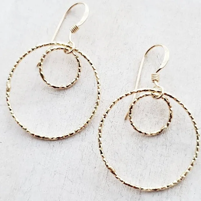 Light clay earrings-Gold Double Circle Diamond Cut Earrings