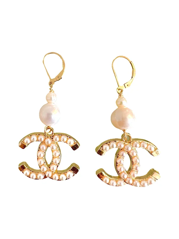 Deco design earrings-CC Cutout Pearl Dangle Earrings