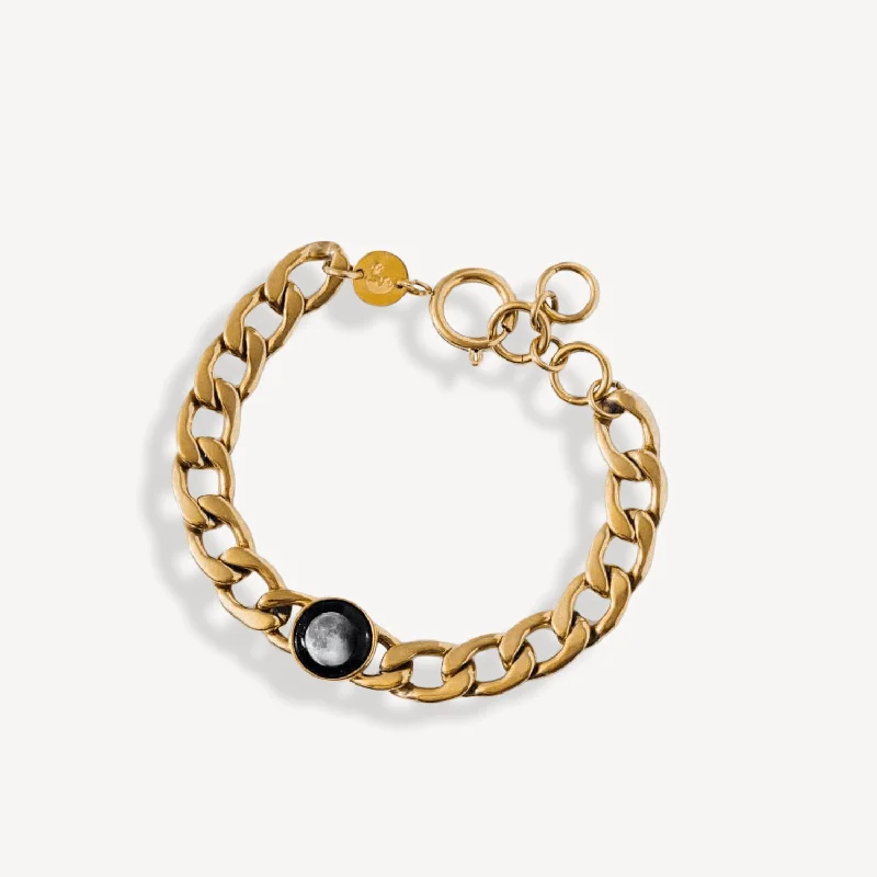 Baroque pearl bangles-Lunar Curb Link Bracelet in Gold