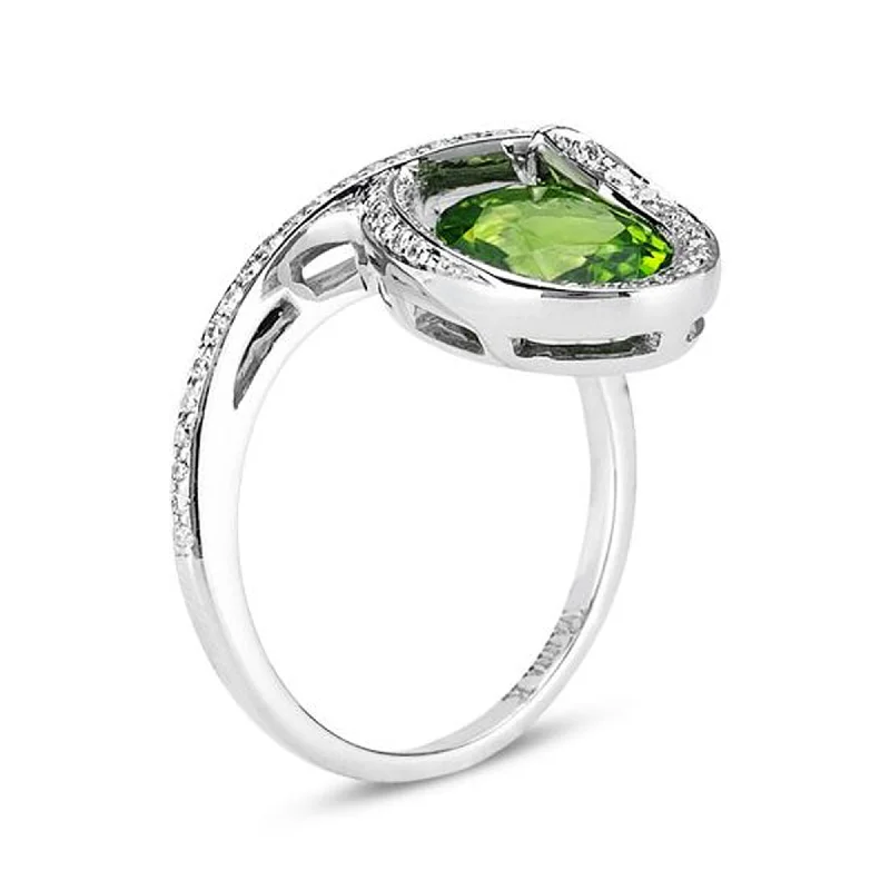 Vintage flair engagement rings-18K White Gold Ring With Diamonds And Peridot