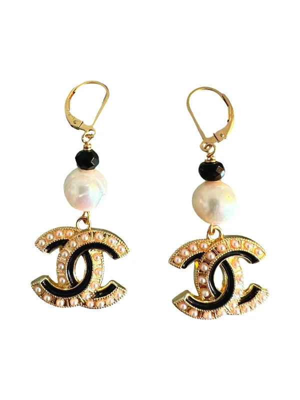 Leaf motif earrings-CC Cutout Blk/White Pearl Dangle Earrings