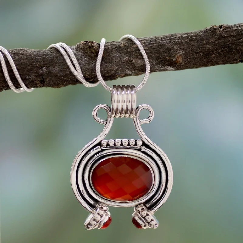 Handmade Sterling Silver 'Desire' Carnelian Necklace (India)