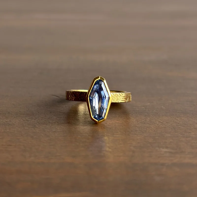 Ombré Geometric Sapphire Ring with Engraved Band